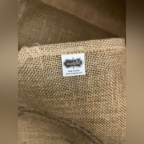 Mudpie burlap table runner monogram “T” - Picture 4 of 6